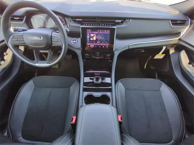 new 2025 Jeep Grand Cherokee L car, priced at $41,401
