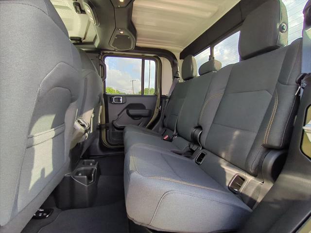 new 2025 Jeep Gladiator car, priced at $43,180