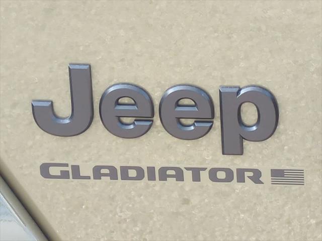 new 2025 Jeep Gladiator car, priced at $43,180