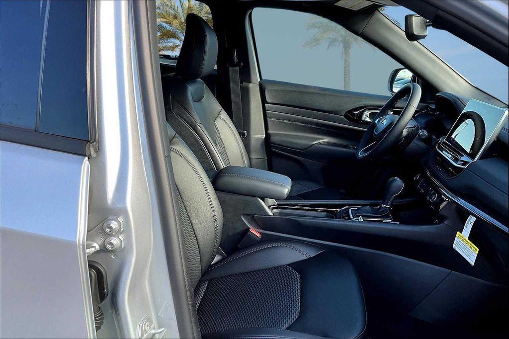new 2026 Jeep Compass car, priced at $32,185