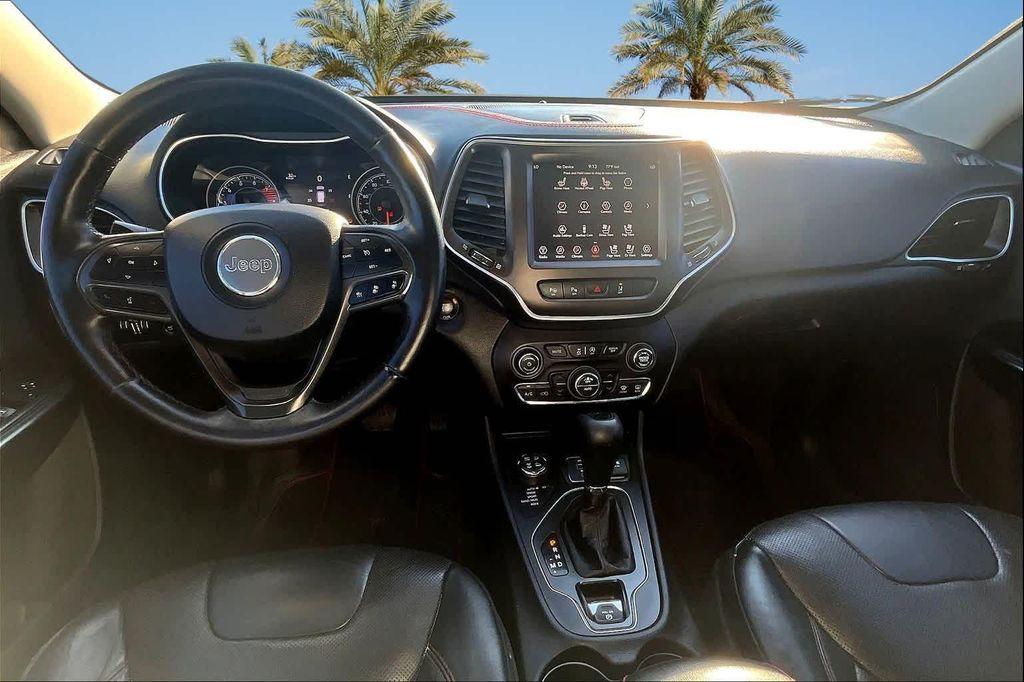 used 2019 Jeep Cherokee car