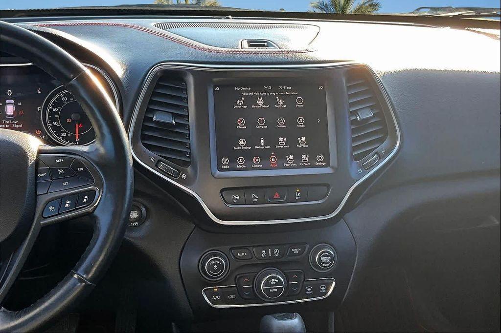 used 2019 Jeep Cherokee car