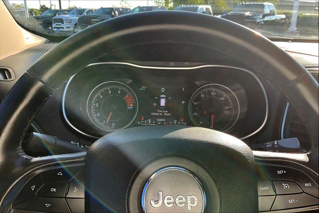 used 2019 Jeep Cherokee car