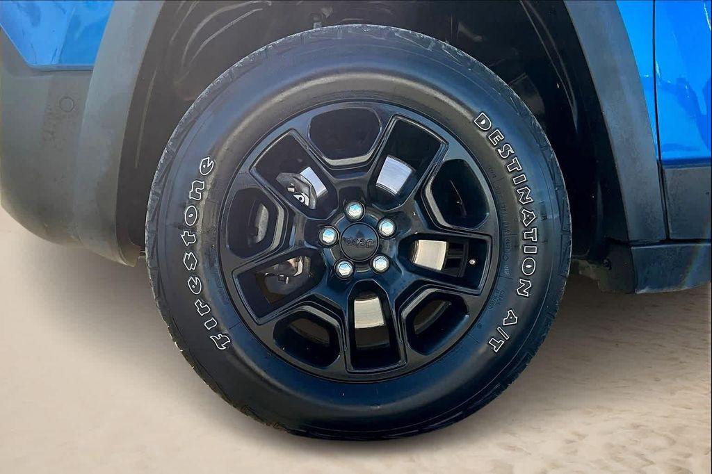 used 2019 Jeep Cherokee car