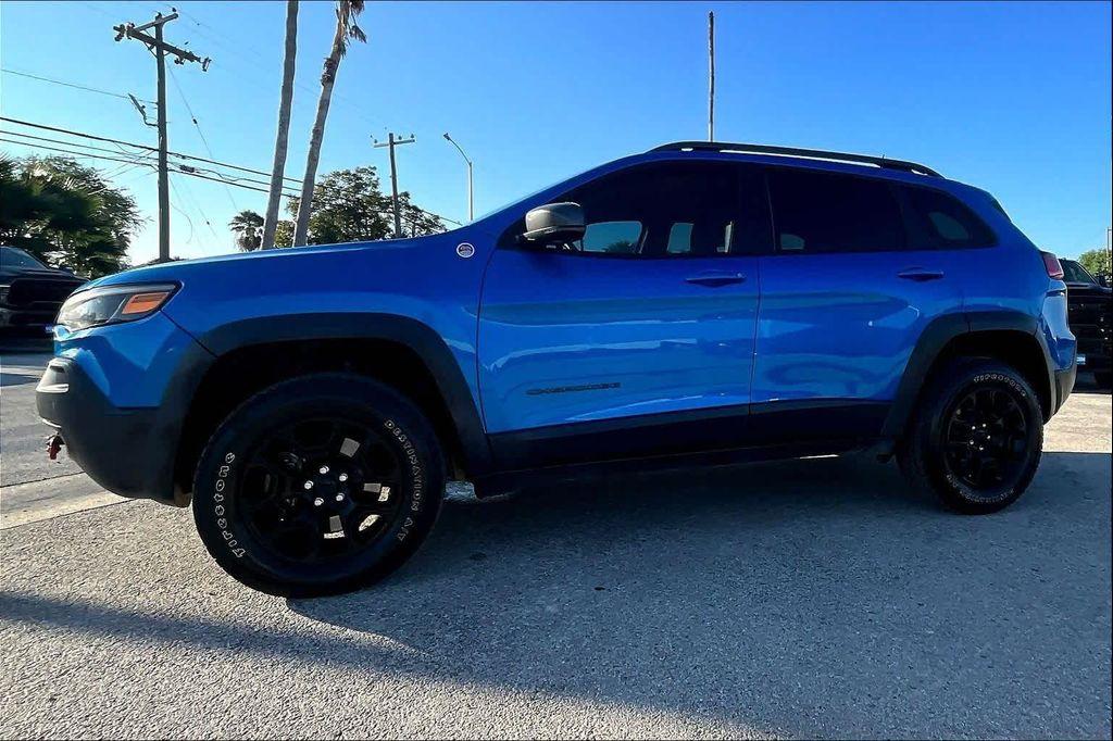 used 2019 Jeep Cherokee car