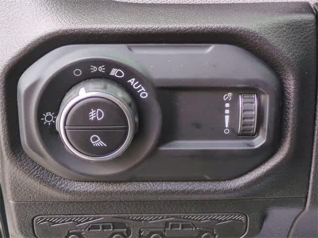 new 2025 Jeep Gladiator car, priced at $46,037