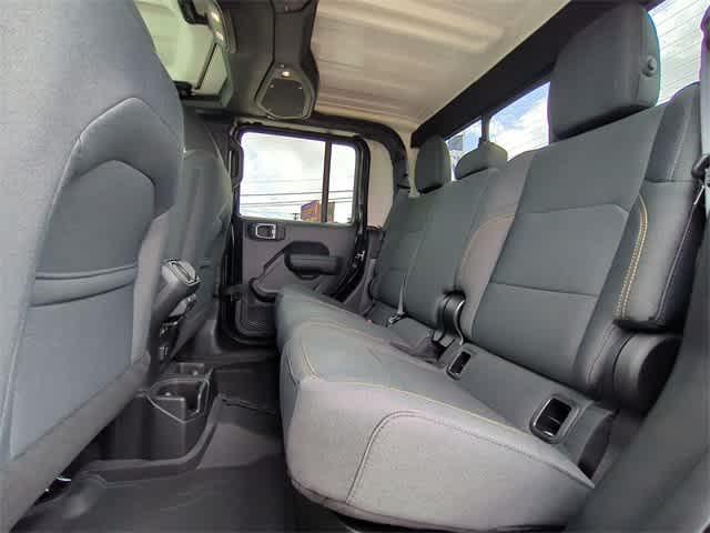 new 2025 Jeep Gladiator car, priced at $46,037