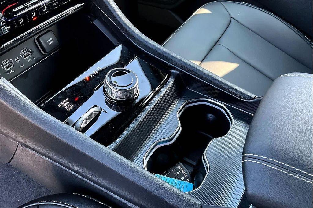 new 2025 Jeep Grand Cherokee car, priced at $48,053