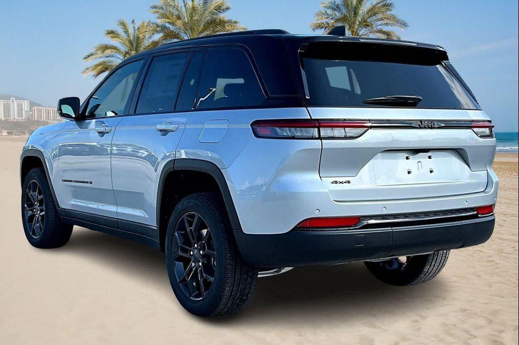 new 2025 Jeep Grand Cherokee car, priced at $48,053