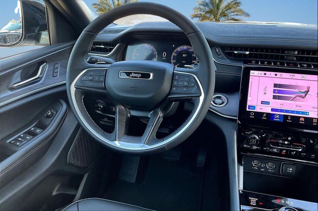 new 2025 Jeep Grand Cherokee car, priced at $48,053