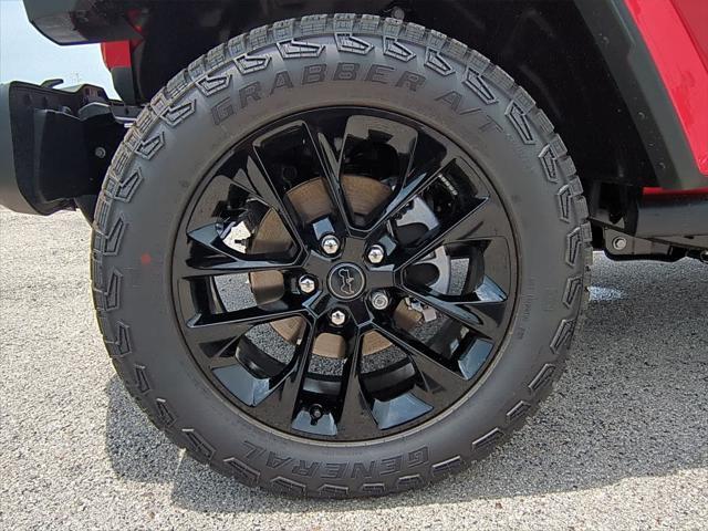 new 2025 Jeep Gladiator car, priced at $43,180