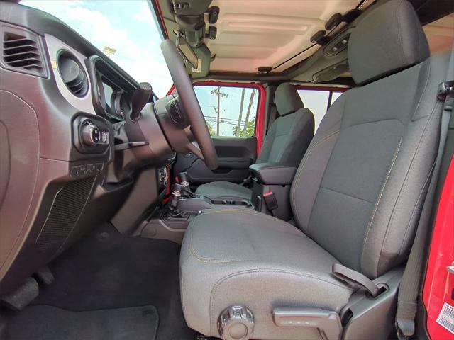 new 2025 Jeep Gladiator car, priced at $43,180