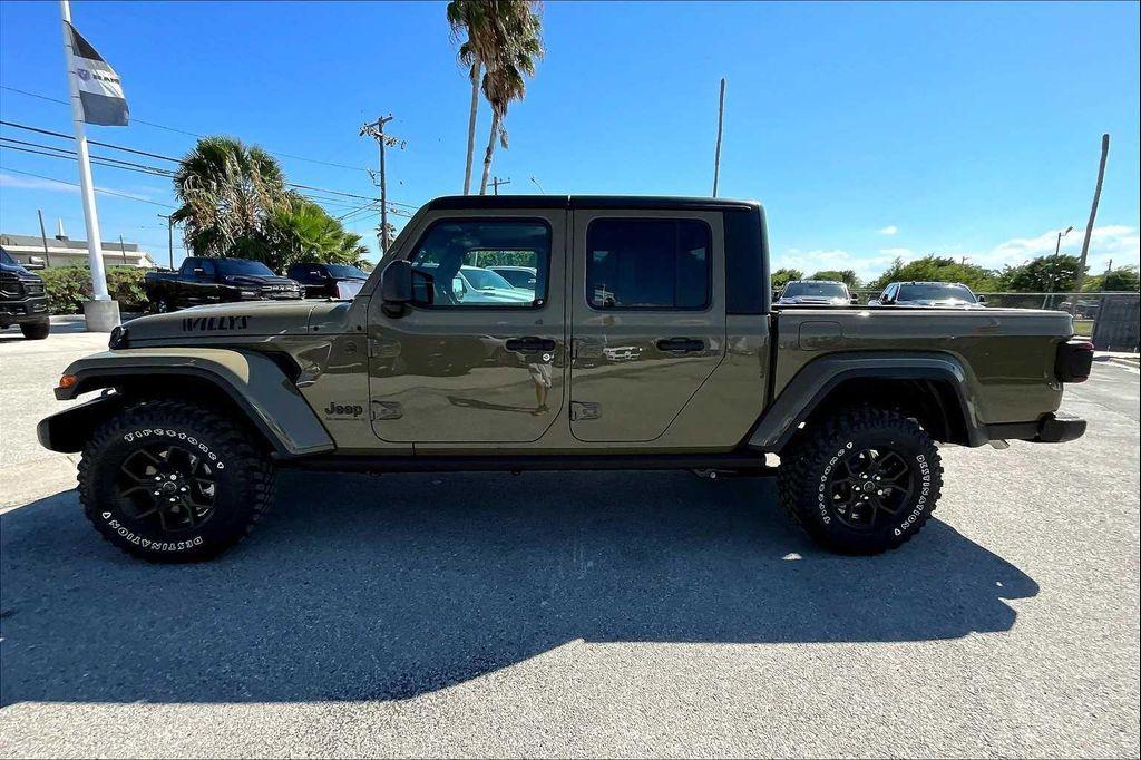 new 2025 Jeep Gladiator car, priced at $44,732
