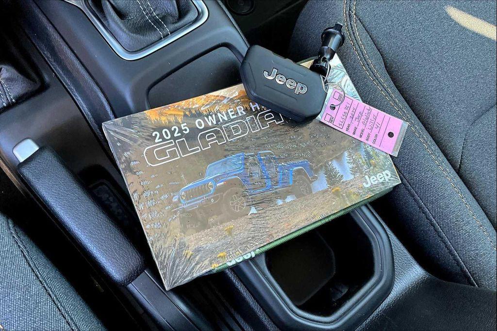 new 2025 Jeep Gladiator car, priced at $44,732
