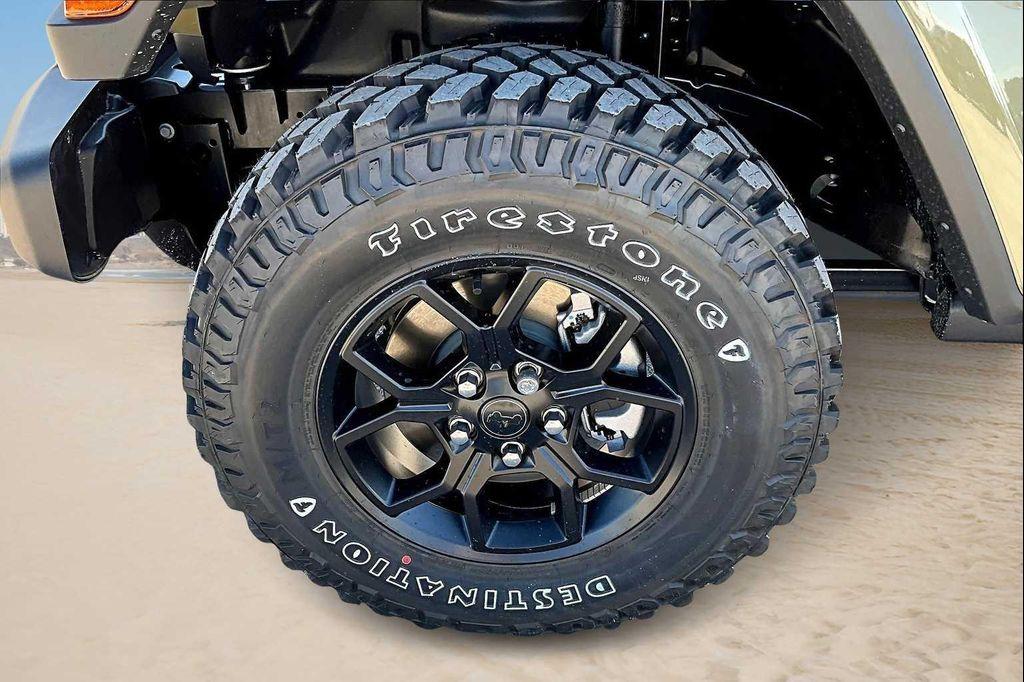 new 2025 Jeep Gladiator car, priced at $44,732