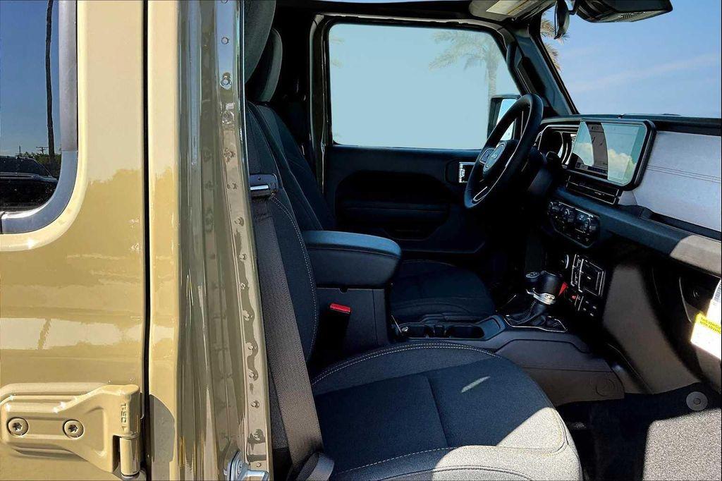new 2025 Jeep Gladiator car, priced at $44,732