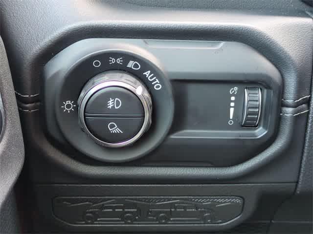 new 2025 Jeep Gladiator car, priced at $44,734