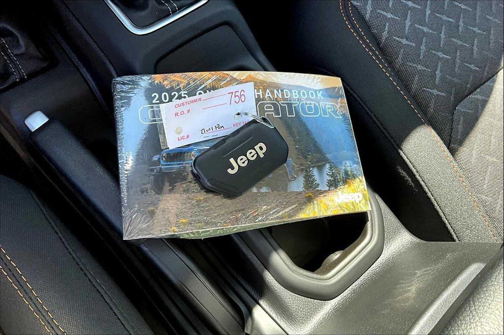 new 2025 Jeep Gladiator car, priced at $48,569