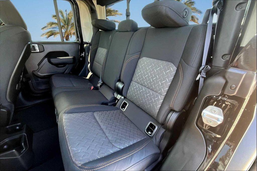 new 2025 Jeep Gladiator car, priced at $48,569