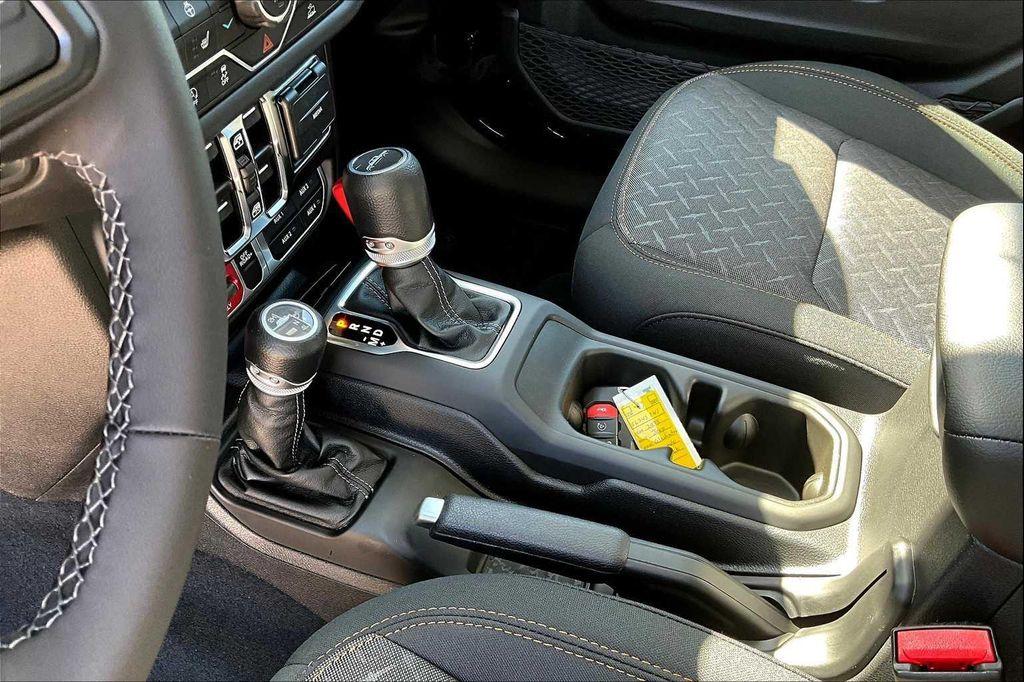 new 2025 Jeep Gladiator car, priced at $48,569