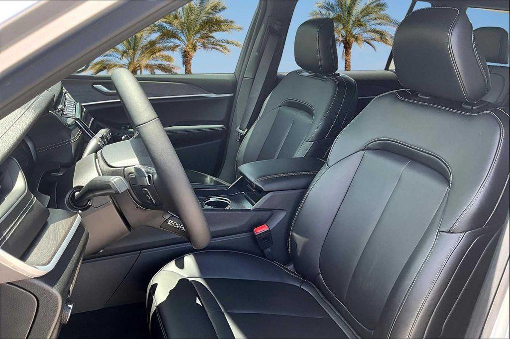 new 2025 Jeep Grand Cherokee L car, priced at $48,392