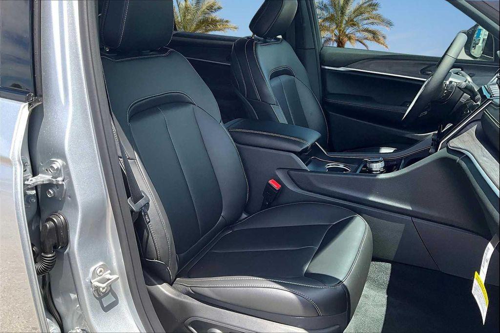 new 2025 Jeep Grand Cherokee L car, priced at $48,392