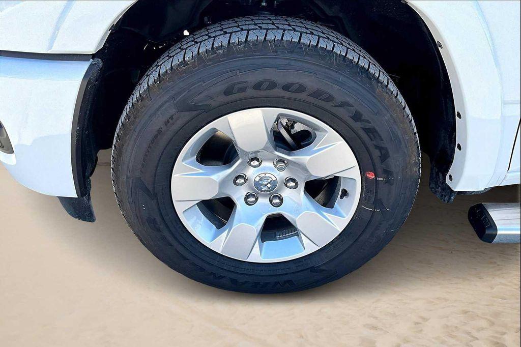 new 2025 Ram 1500 car, priced at $43,678