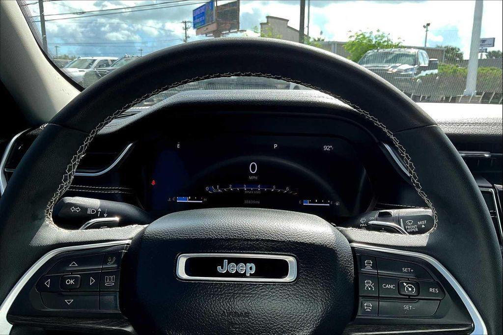used 2024 Jeep Grand Cherokee car, priced at $32,366