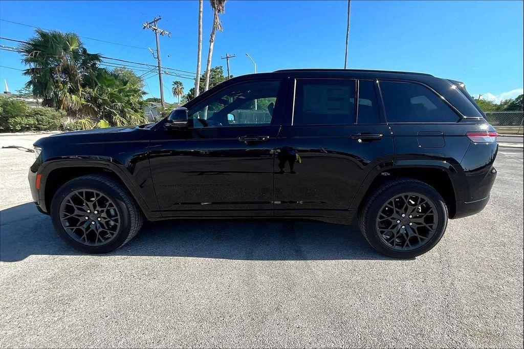 new 2025 Jeep Grand Cherokee car, priced at $59,829