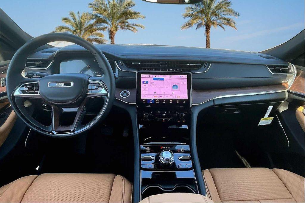 new 2025 Jeep Grand Cherokee car, priced at $59,829