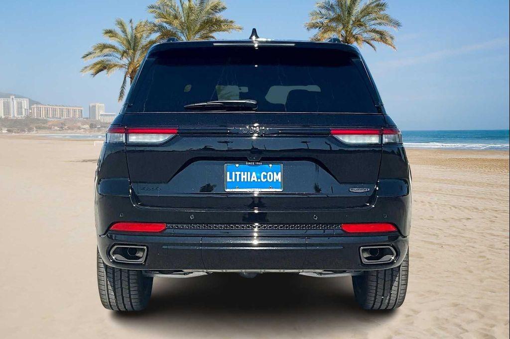 new 2025 Jeep Grand Cherokee car, priced at $59,829