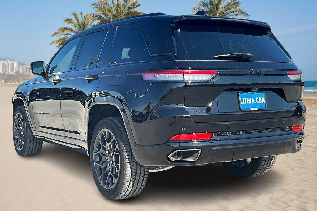new 2025 Jeep Grand Cherokee car, priced at $59,829