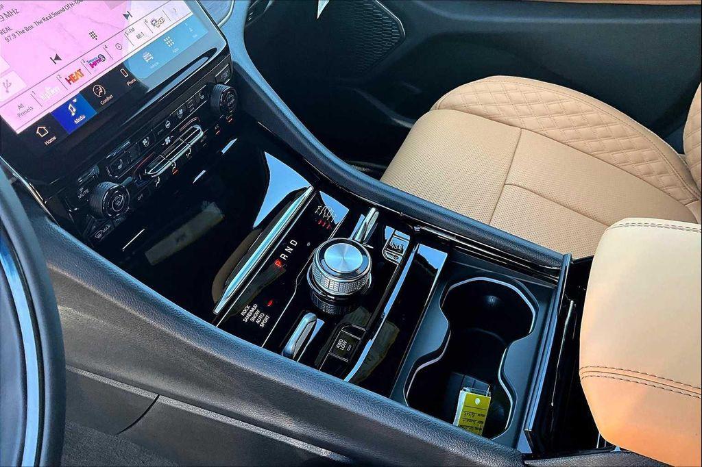 new 2025 Jeep Grand Cherokee car, priced at $59,829