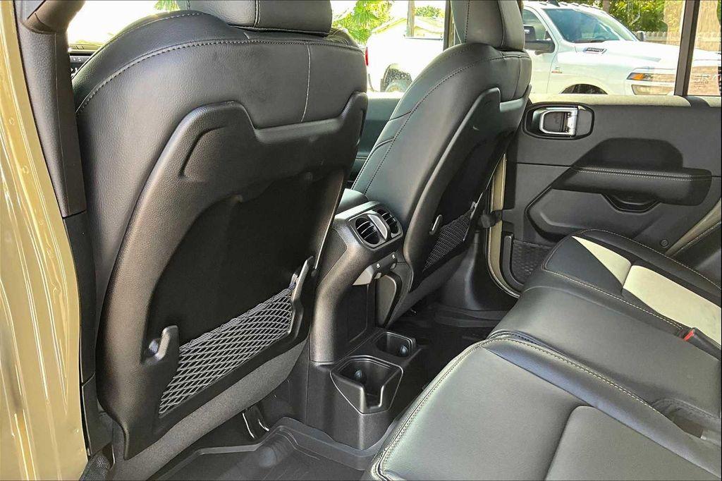 new 2025 Jeep Gladiator car, priced at $45,584