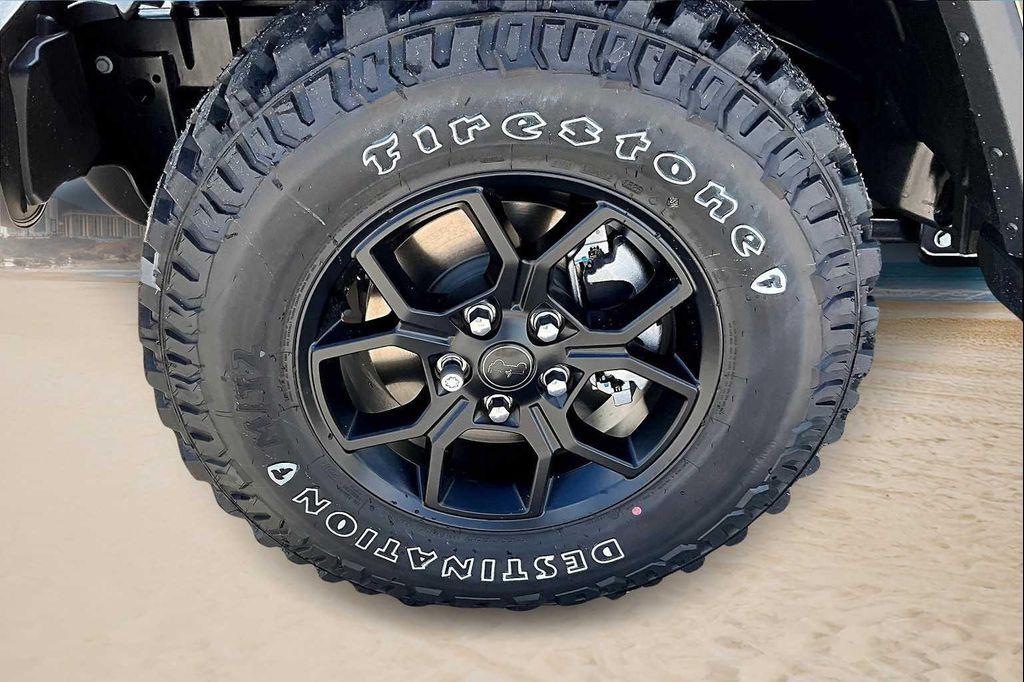 new 2025 Jeep Gladiator car, priced at $45,584