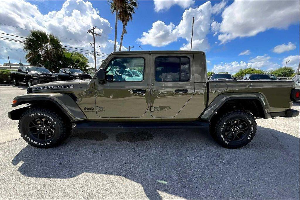 new 2025 Jeep Gladiator car, priced at $45,584