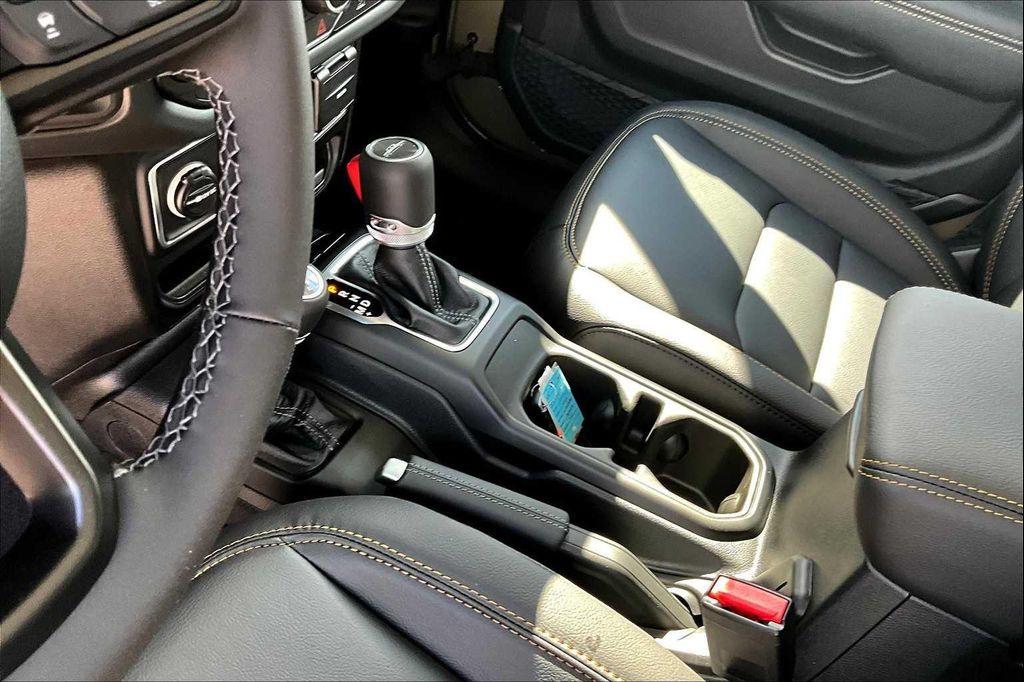 new 2025 Jeep Gladiator car, priced at $45,584