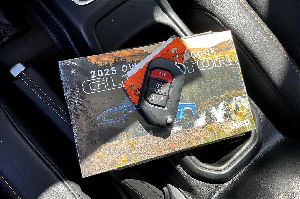 new 2025 Jeep Gladiator car, priced at $45,584