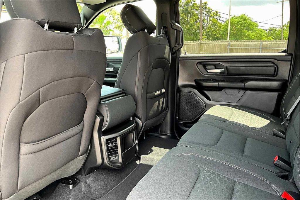 new 2025 Ram 1500 car, priced at $42,962