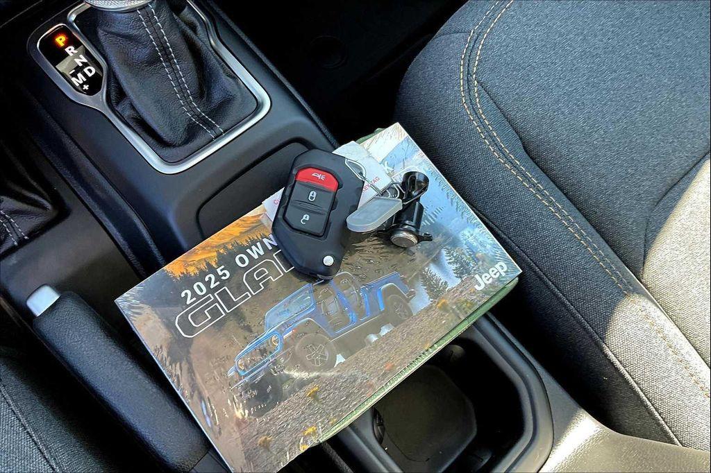 new 2025 Jeep Gladiator car, priced at $43,026