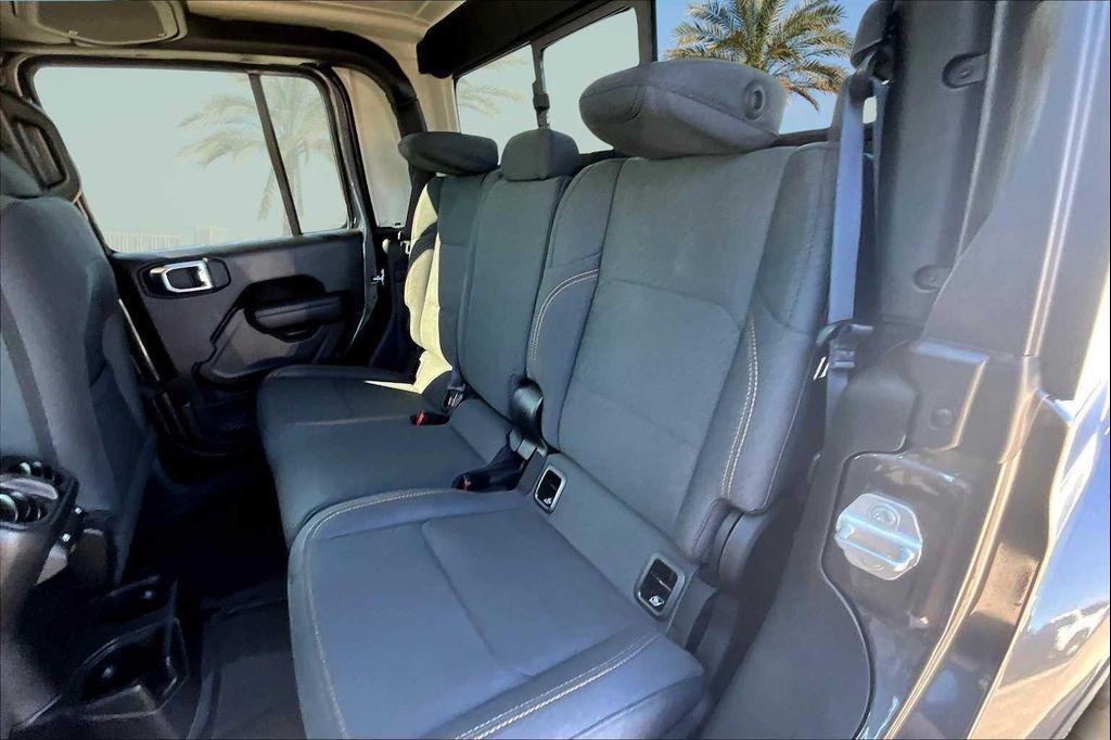 new 2025 Jeep Gladiator car, priced at $43,026