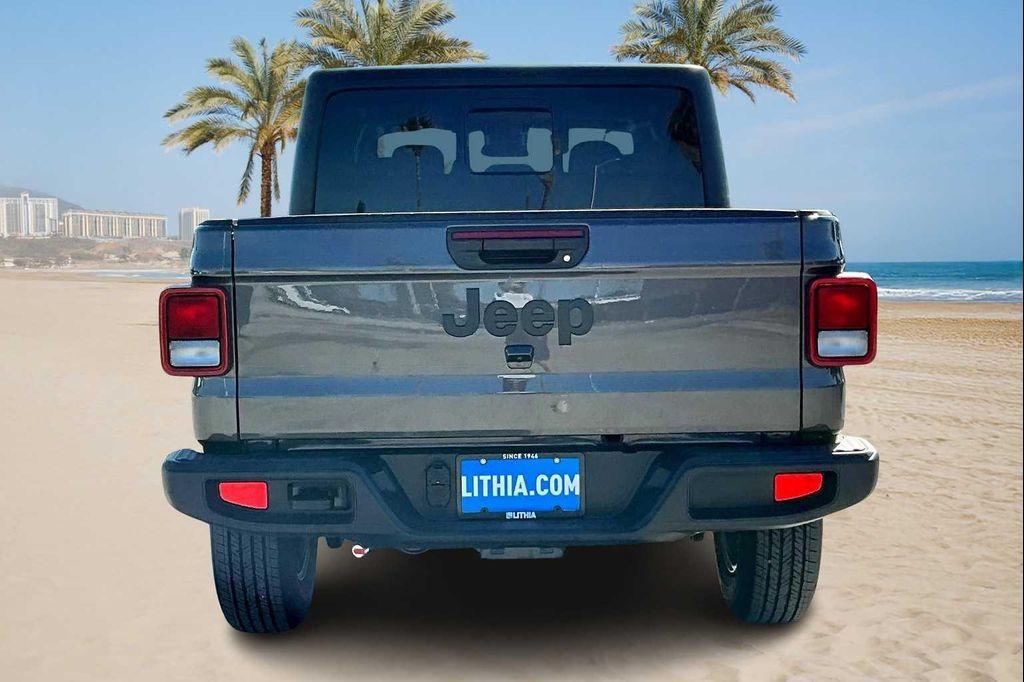 new 2025 Jeep Gladiator car, priced at $43,026