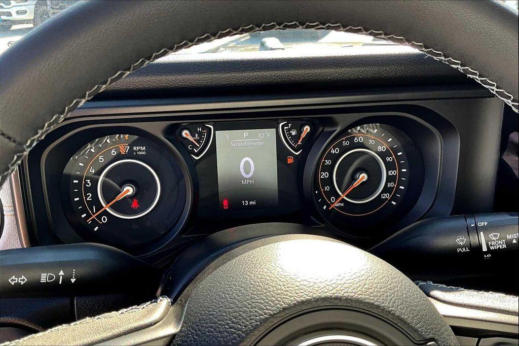 new 2025 Jeep Gladiator car, priced at $43,026