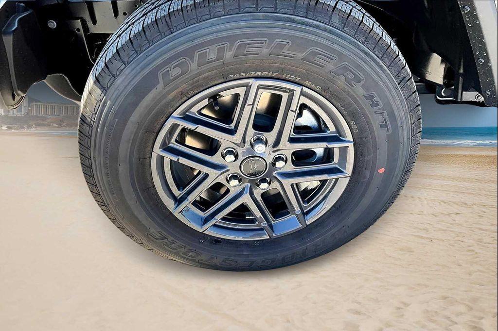 new 2025 Jeep Gladiator car, priced at $43,026