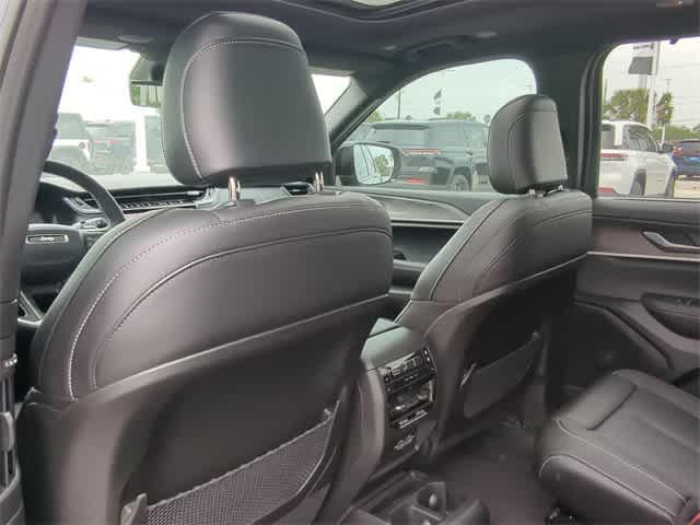 new 2025 Jeep Grand Cherokee L car, priced at $49,556