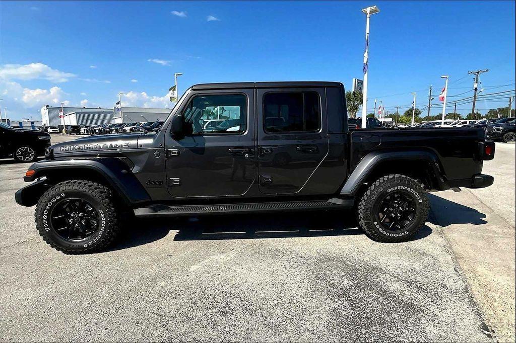 new 2025 Jeep Gladiator car, priced at $45,584