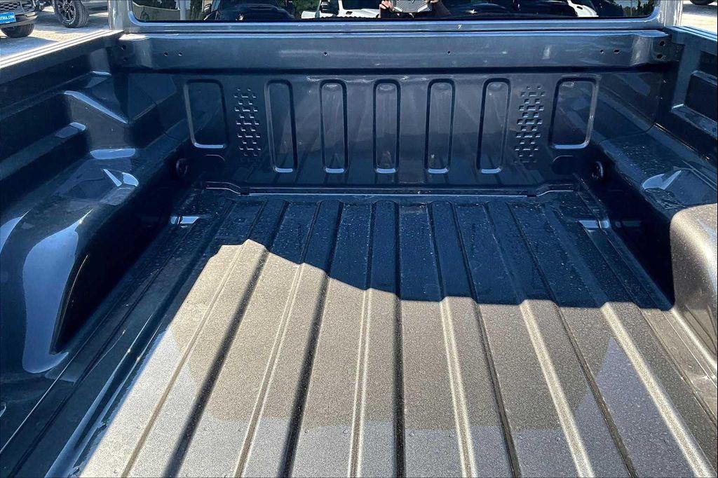 new 2025 Jeep Gladiator car, priced at $45,584