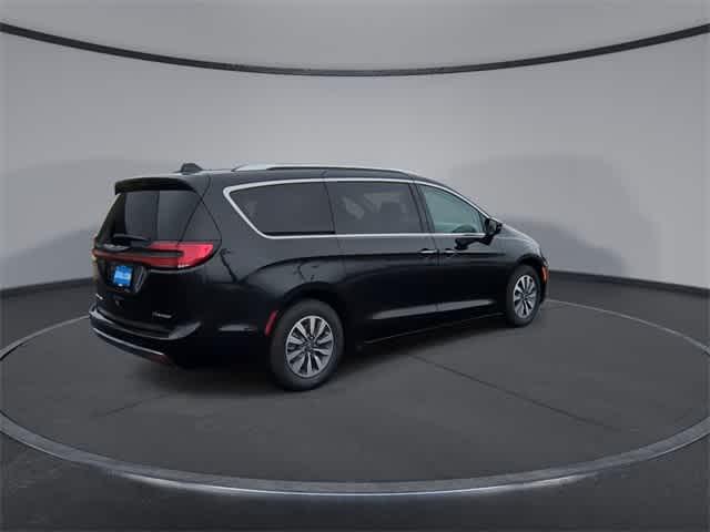 used 2021 Chrysler Pacifica Hybrid car, priced at $22,992