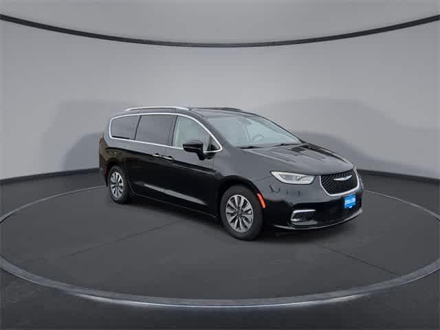 used 2021 Chrysler Pacifica Hybrid car, priced at $22,992