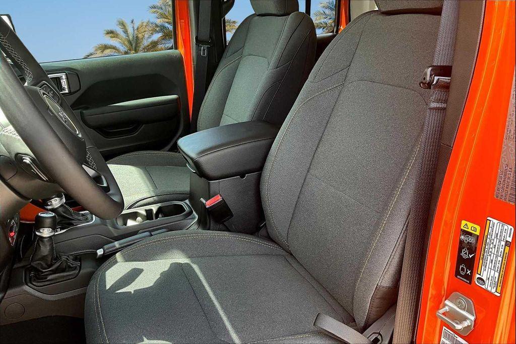 new 2025 Jeep Wrangler car, priced at $47,816